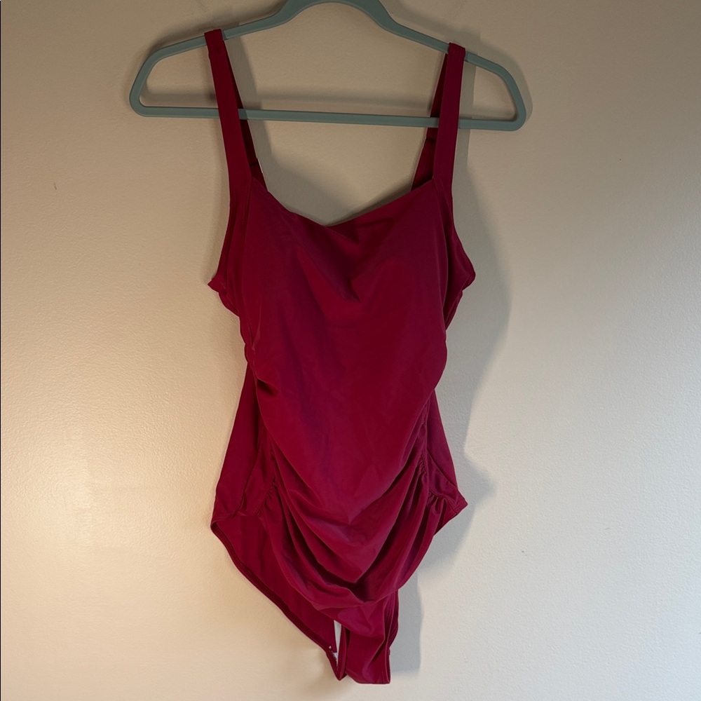 Women’s Scoop Neck One-Piece Swim/Bodywear in Raspberry